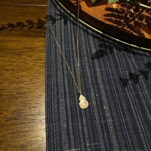 Elegant Gold Pendant Necklace